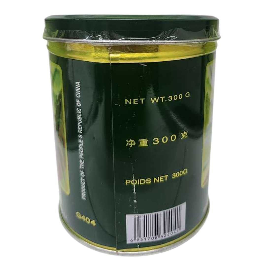 Chinese green tea loose leaves in the tin